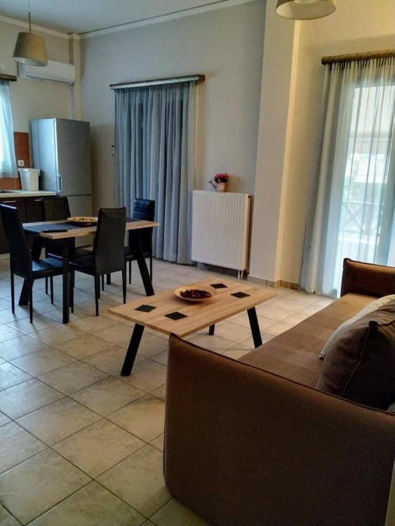 N&Μ Apartman Méthana Kültér fotó