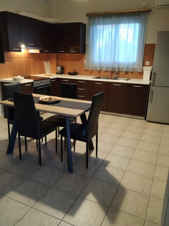 N&Μ Apartman Méthana Kültér fotó