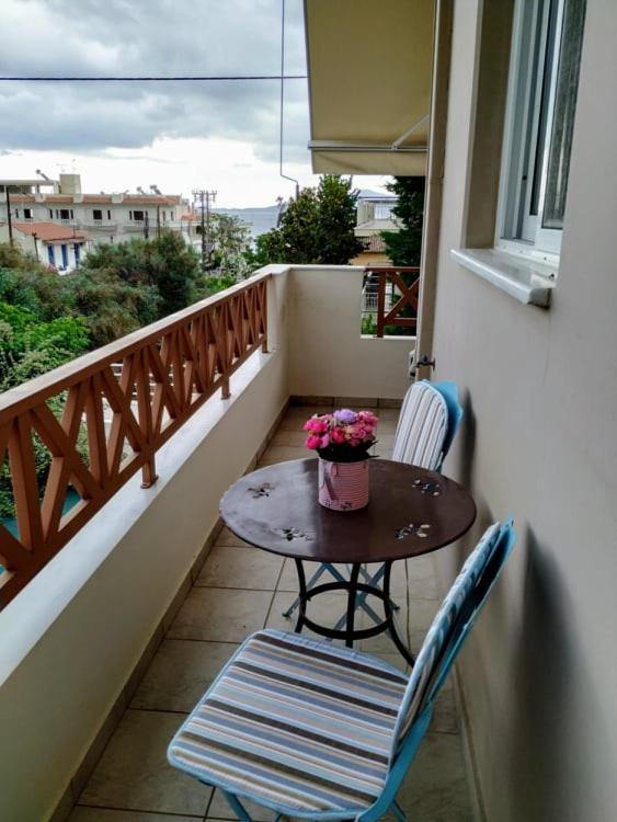 N&Μ Apartman Méthana Kültér fotó