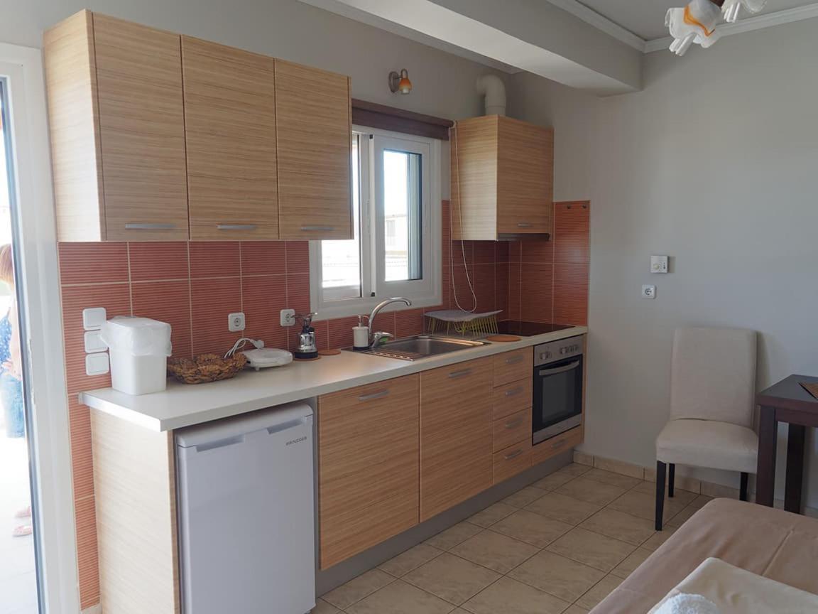 N&Μ Apartman Méthana Kültér fotó
